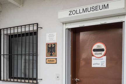Bild 4 von 12: Eingangstür zum Zollmuseum - Foto: Holger Kiefer