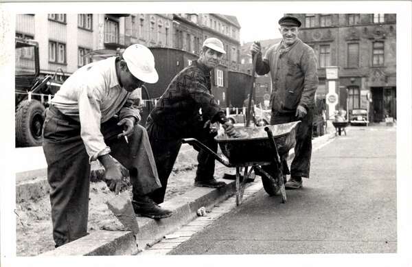 Gastarbeiter bei Straßenarbeiter