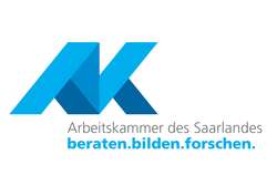 Schriftzug "Arbeitskammer des Saarlandes" in grau, Schriftzug beraten, bilden, forschen" in blauer Farbe, ein großes A und K in blauer Farbe.
