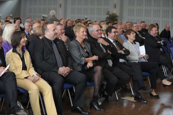 Feier zur Staffelübergabe an die Beatrice Zeiger und Thomas Otto