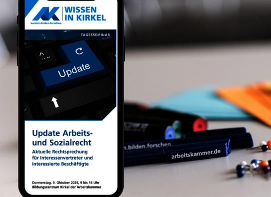 Handy, auf dem der Titel des Seminars angezeigt wird.