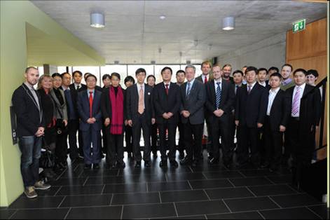 Besuch einer chinesischen Delegation, Diskussion zum Thema Strukturwandel, Erfahrungen des Saarlandes, mit dem damaligen Uni-Präsidenten Prof. Dr. Linneweber 2012
