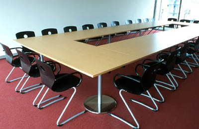 Tisch mit Stühlen - Foto: Baus